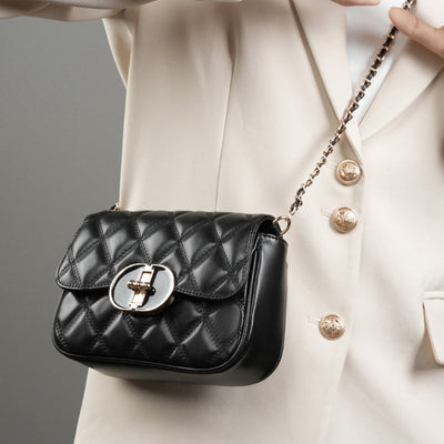 Chic Allure Crossbody | Kapitone Zincirli, Oval Kilit Detaylı