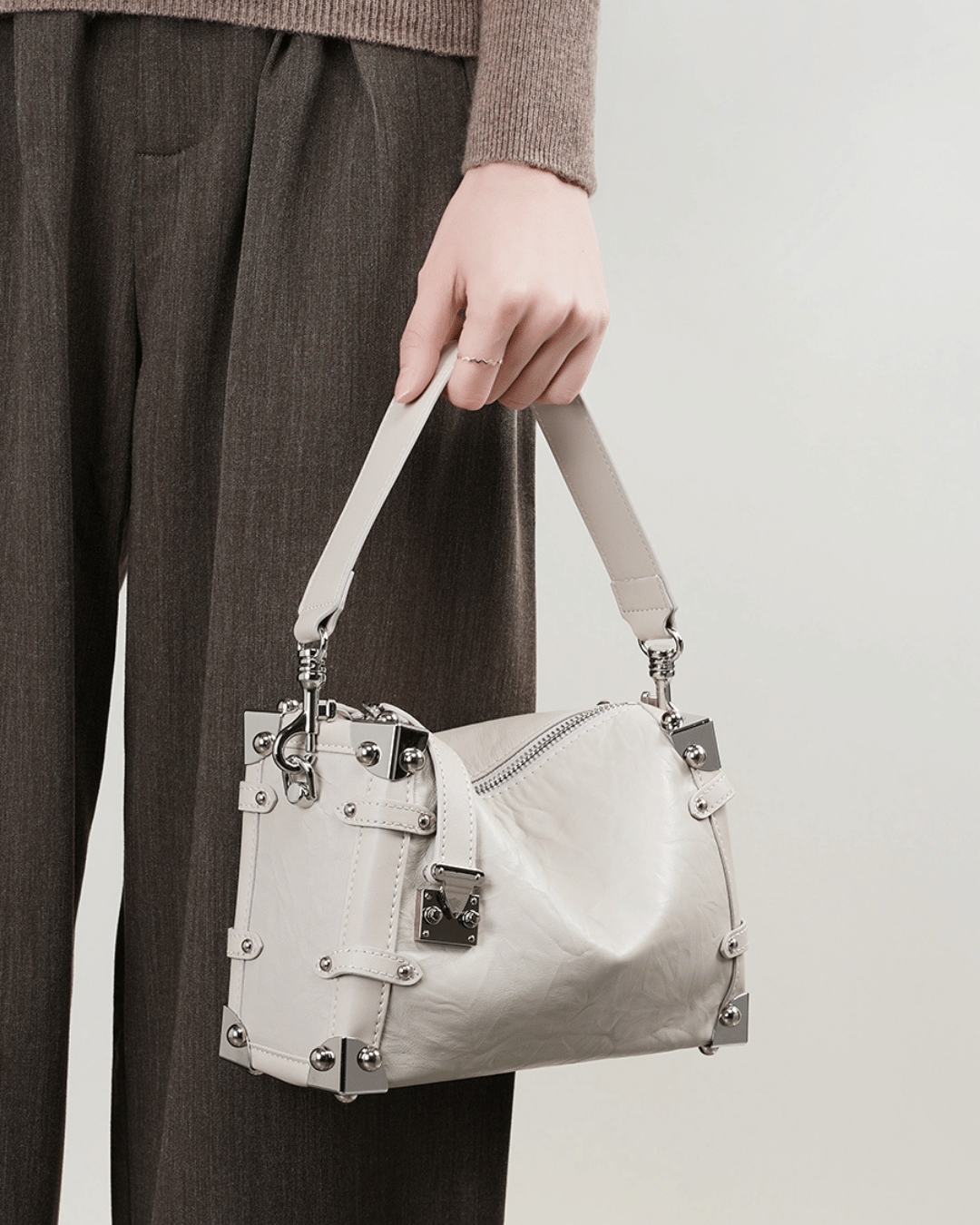 Silvery Edge Kırışık Deri Çanta | Şık ve Marjinal Tasarım