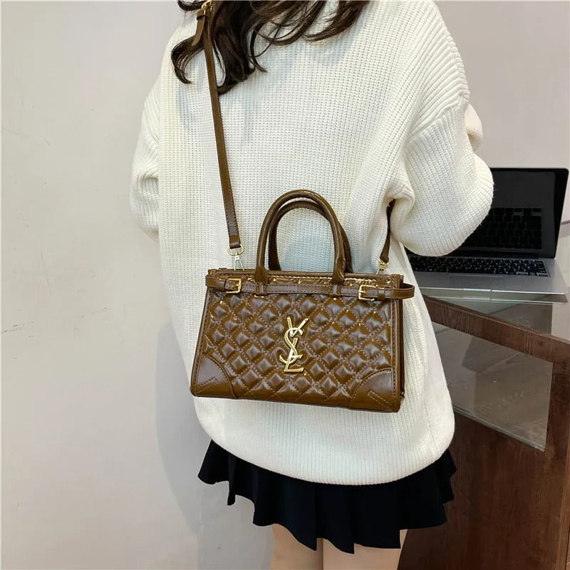 YSL Kapitone Deri Çanta | Modern & Şık Stil
